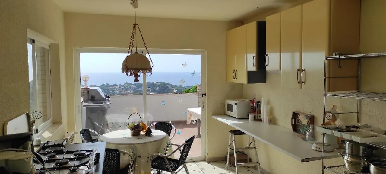 Lloret De Mar- Well-Equipped Modern Villa With Pool And Seaview For 10 Persons