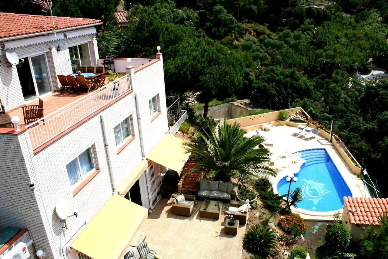 Lloret De Mar- Well-Equipped Modern Villa With Pool And Seaview For 10 Persons  Lloret de Mar